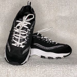 Skechers D’Lites Me Time Sneakers Size 9